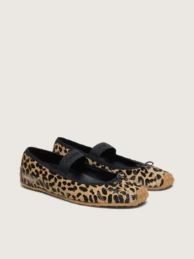 Étoile-Ballerinas aus Ponyfell mit Leopardenmuster, schwarzem gesticktem Stern und elastischem Riemen