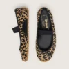 Étoile-Ballerinas aus Ponyfell mit Leopardenmuster, schwarzem gesticktem Stern und elastischem Riemen