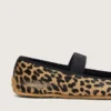 Étoile-Ballerinas aus Ponyfell mit Leopardenmuster, schwarzem gesticktem Stern und elastischem Riemen