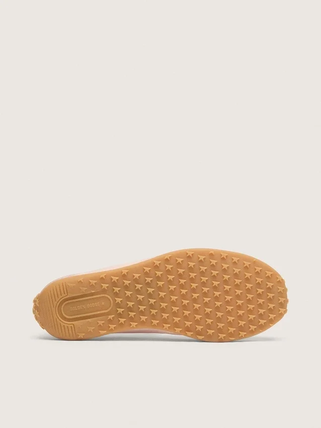 Étoile-Ballerinas aus puderrosa Satin mit puderrosa gesticktem Stern und elastischem Riemen