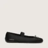 Étoile Ballerinas aus schwarzem Satin mit schwarzem gesticktem Stern und elastischem Riemen