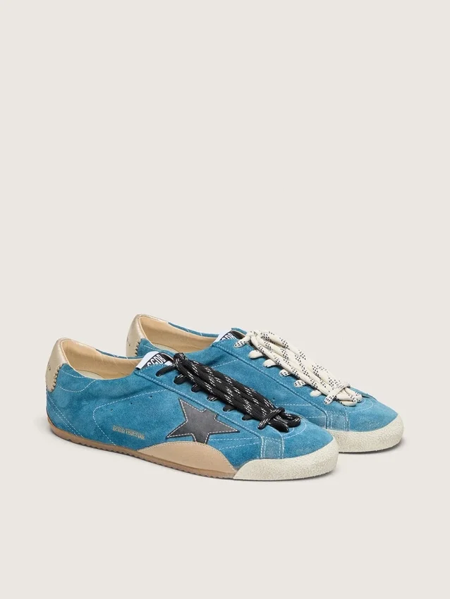 True-Star für Damen aus blaugrünem Wildleder mit schwarzem Stern und cremefarbener Fersenlasche