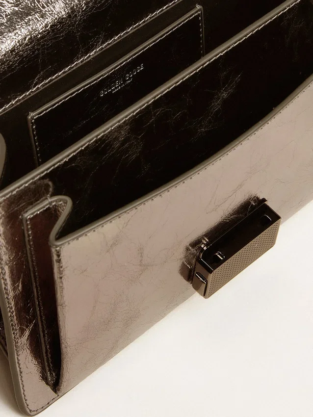 Venezia-Tasche aus anthrazitgrauem Metallic-Leder mit schwarzen Details