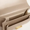 Venezia-Tasche aus beigem, genarbtem Leder mit goldenen Details