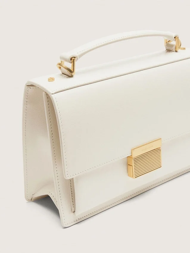 Venezia-Tasche aus butterfarbenem, geripptem Leder mit goldenen Details