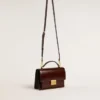 Venezia-Tasche aus dunkelbraunem laminiertem Leder mit goldenen Details
