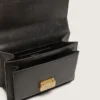 Venezia-Tasche aus schwarzem, auf Alt getrimmtem Leder mit goldenen Details