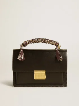 Venezia-Tasche aus schwarzem, genarbtem Leder mit mehrfarbigem Schal