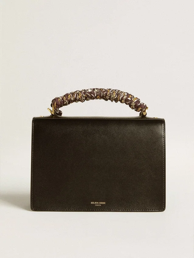 Venezia-Tasche aus schwarzem, genarbtem Leder mit mehrfarbigem Schal