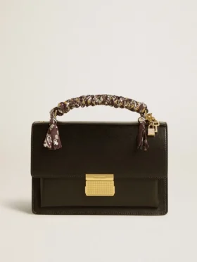 Venezia-Tasche aus schwarzem, geprägtem Leder mit Schal und doppeltem Anhänger