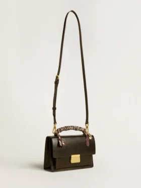 Venezia-Tasche aus schwarzem, geprägtem Leder mit Schal und doppeltem Anhänger