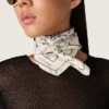 Vintage-Seidenschal in Weiss mit schwarzem Blumenmuster