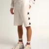 Vintage-weisse Bermuda-Shorts für Herren mit kontrastierenden schwarzen Sternen