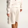 Vintage-weisse Bermuda-Shorts für Herren mit kontrastierenden schwarzen Sternen