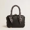 Vita-Tasche aus glattem schwarzem Leder mit goldenen Details