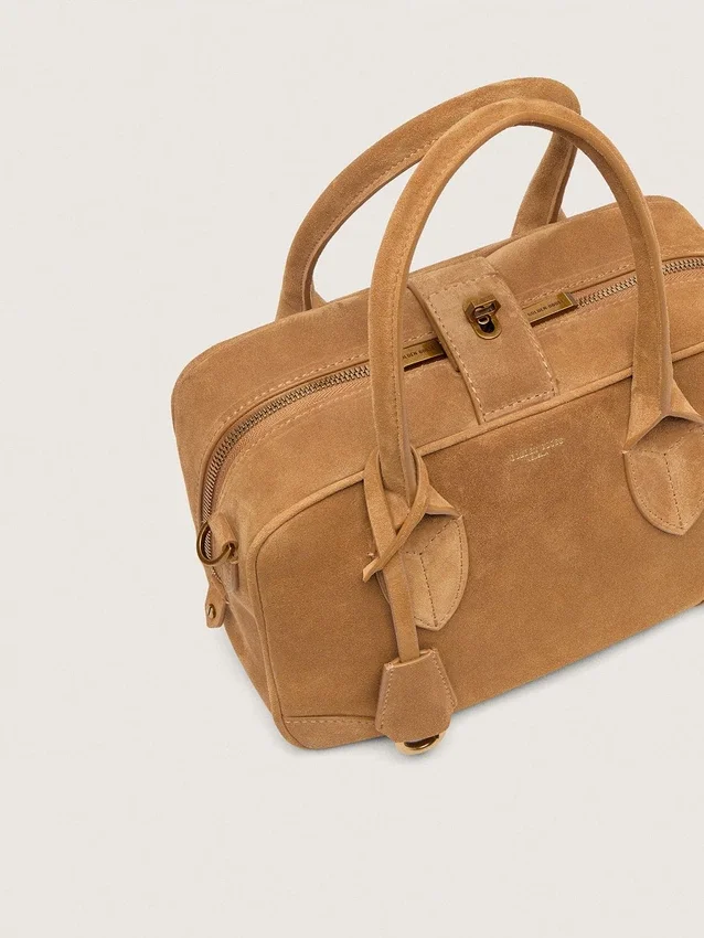 Vita-Tasche aus kamelfarbenem Wildleder mit goldenen Details