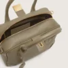 Vita-Tasche aus salbeigrünem Leder mit goldenen Details