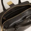 Vita-Tasche aus schwarzem Schafsleder mit goldenen Details