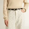 Weisse Damenjeans mit Perlen und Kristallen