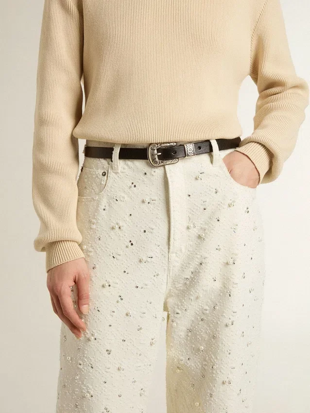 Weisse Damenjeans mit Perlen und Kristallen