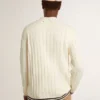 Weisse Herren-Strickjacke aus Baumwolle mit Zopfmuster und blauen Rippen