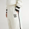 Weisse Shorts für Jungen mit gesticktem Logo