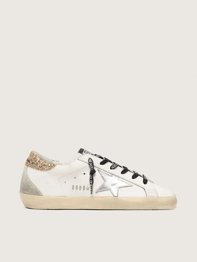 Weisse Super-Star-Damensneaker aus Leder mit glitzernder Fersenlasche