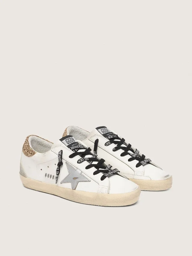 Weisse Super-Star-Damensneaker aus Leder mit glitzernder Fersenlasche