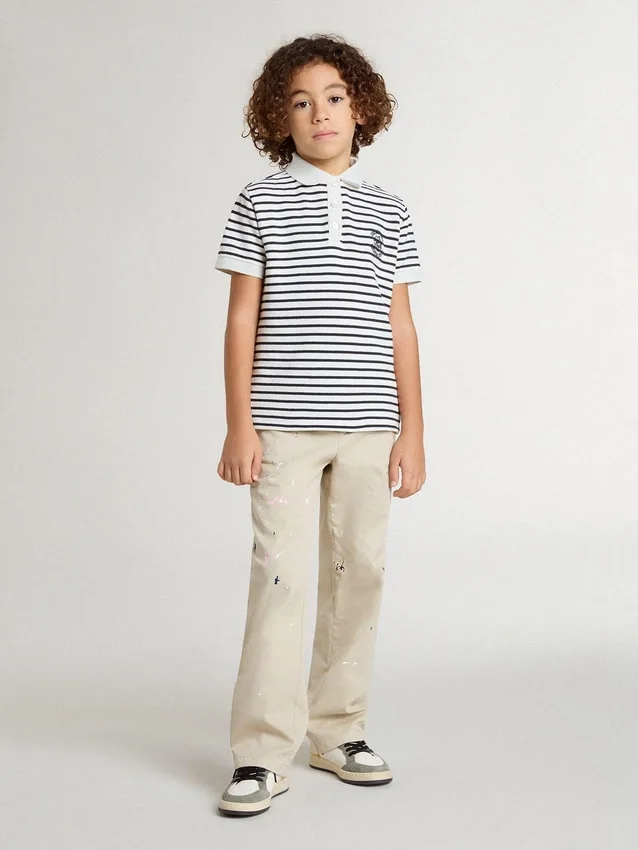 Weisses Baumwoll-Polo für Jungen mit marineblauen Streifen und Stickerei