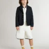 Weisses Baumwoll-Polo-Sweatshirt für Kinder mit Stickerei auf der Brust und Aufdruck auf dem Rücken