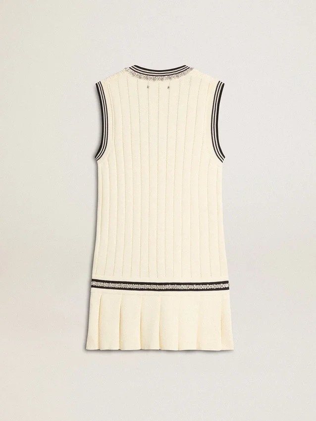Weisses Baumwoll-Westenkleid für Damen im Used-Look mit dunkelblauen Rippbündchen und Kristallen