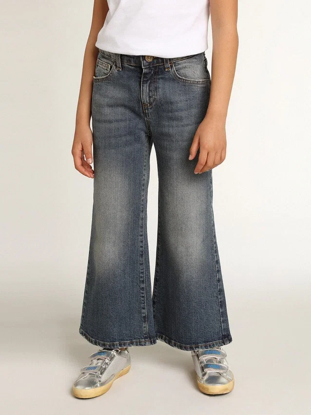 Weithose aus mittelblauem Bull-Denim
