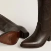 Wish Star-Stiefel aus dunkelbraunem Leder mit ton-in-ton gesticktem Stern