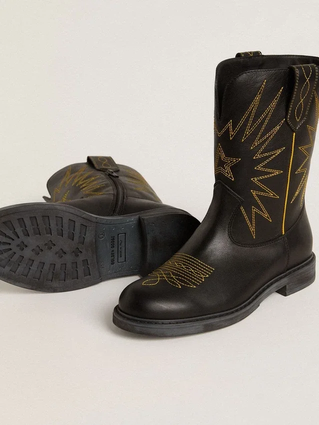 Wish Young Stiefel aus schwarzem Leder mit gelber Sternstickerei
