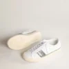Yatay Modell 1B – nachhaltige Sneaker mit weissem, biobasiertem Obermaterial und silbernem, recyceltem Glitzer Y