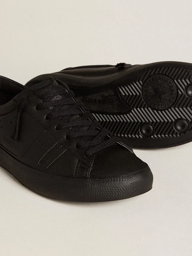 Yatay Modell 1B – nachhaltiger Sneaker mit biobasiertem Obermaterial und schwarzem Y