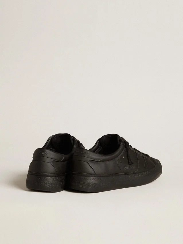 Yatay Modell 1B – nachhaltiger Sneaker mit biobasiertem Obermaterial und schwarzem Y