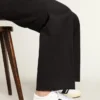 Yatay Modell 1B – nachhaltiger Sneaker mit weissem, biobasiertem Obermaterial und schwarzem Y