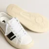Yatay Modell 1B – nachhaltiger Sneaker mit weissem, biobasiertem Obermaterial und schwarzem Y