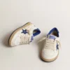 Young Ball Star mit blauem Metallic-Lederstern und Fersenlasche