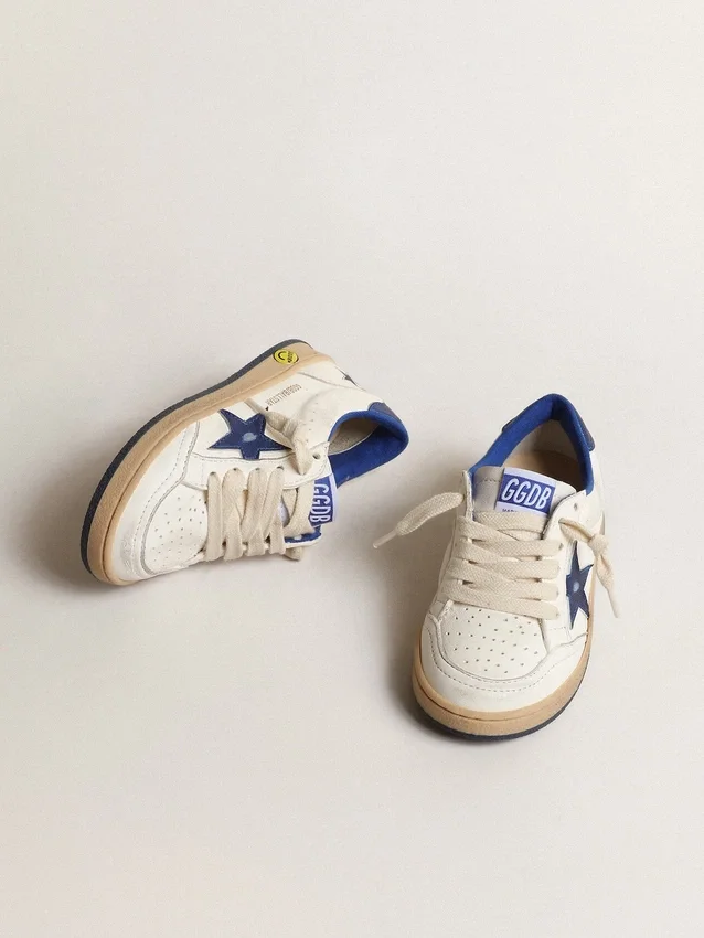 Young Ball Star mit blauem Metallic-Lederstern und Fersenlasche