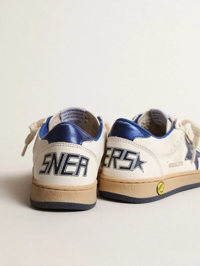 Young Ball Star mit blauem Metallic-Lederstern und Fersenlasche
