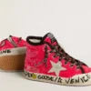 Young Francy mit Pailletten, eisgrauem Wildlederstern und Schnürsenkeln mit Animal-Print