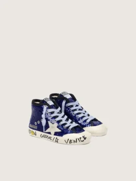 Young Francy Penstar in blauen Pailletten mit weissem Stern aus Wildleder