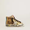 Young Francy Penstar mit goldenen Pailletten und eisgrauem Wildlederstern