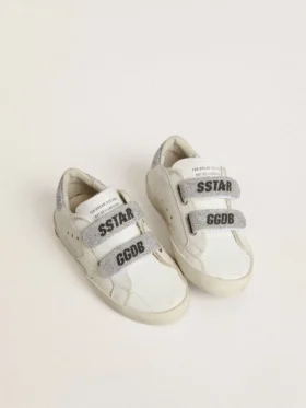 «Young Old School» aus weissem Leder mit silberner Fersenlasche und Riemen aus Swarovski-Kristallen