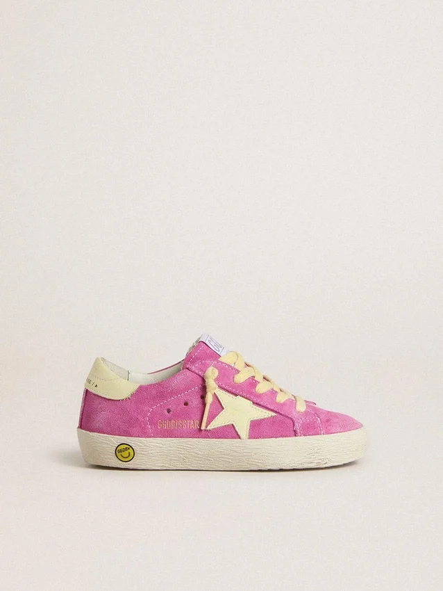Young Super-Star aus rosa Wildleder mit hellgelbem Stern und Fersenlasche