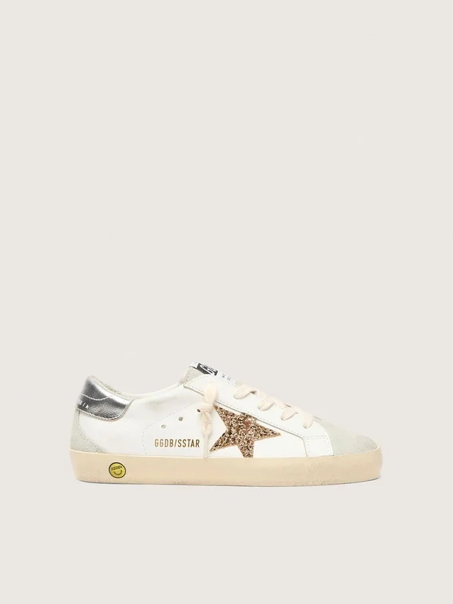 Young Super-Star mit goldenem Glitzerstern und silberner Metallic-Lederlasche an der Ferse