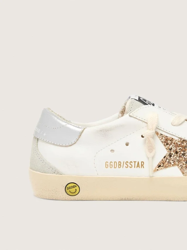 Young Super-Star mit goldenem Glitzerstern und silberner Metallic-Lederlasche an der Ferse