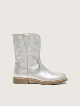 «Young Wish»-Stiefel aus silbernem Metallic-Leder mit Sternstickerei